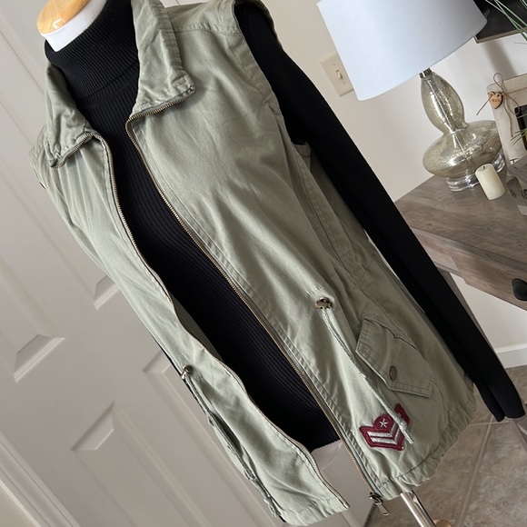 ❤️OLIVE GREEN UTILITY VEST❤️ - Picture 2 of 9
